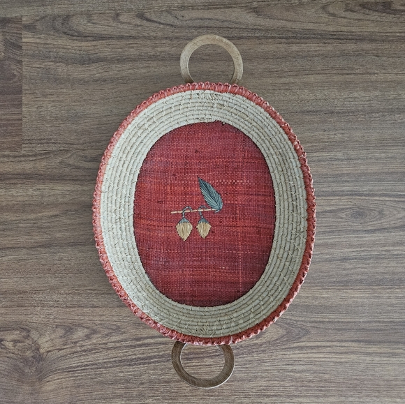 Woven basket - Picture 3 of 6